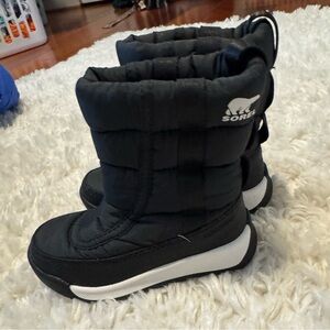 Sorel Whitney Puffy Black Winter kids Boots New with out tags